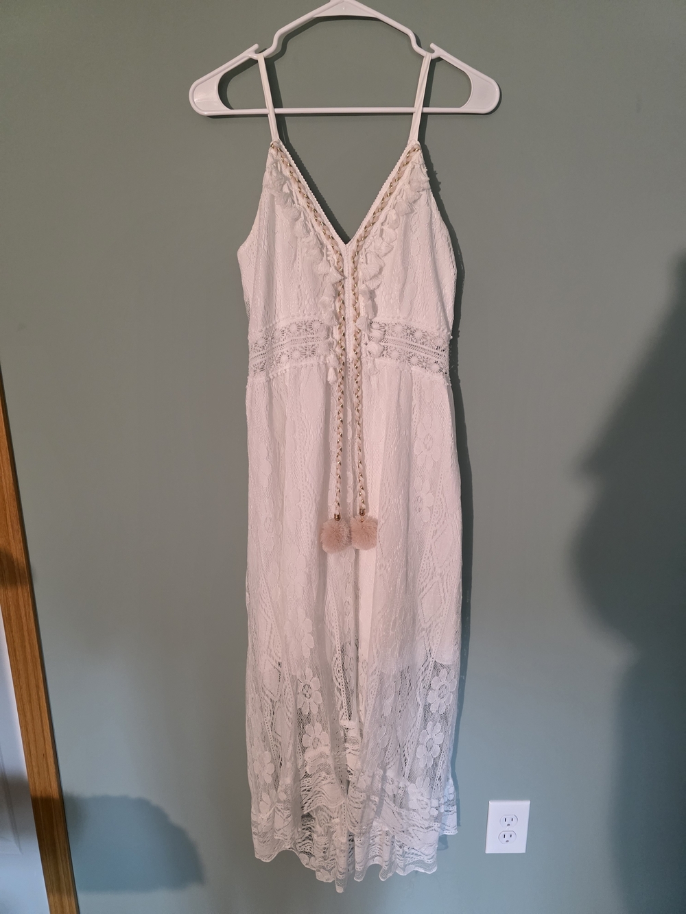 Cupshe Cream Lace V‑Neck Slip Dress with Pom Tie